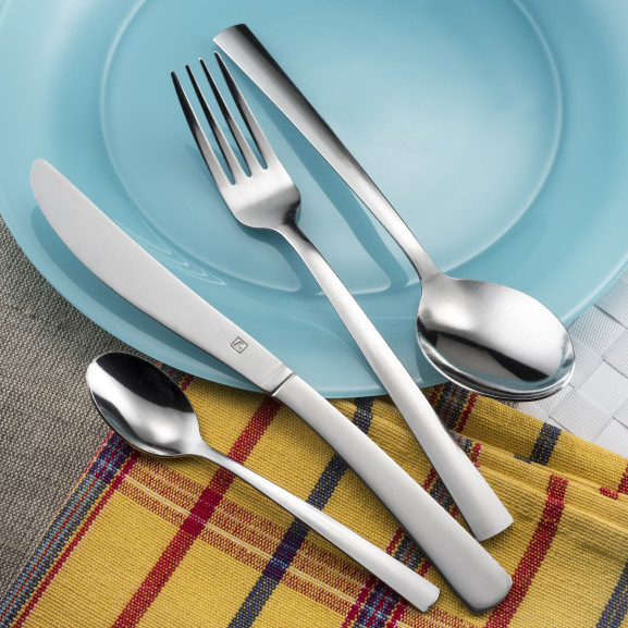 Manille - 12 couteaux de table monoblocs